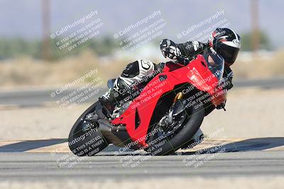 media/Oct-13-2025-Moto Forza (Mon) [[a66d839500]]/3-B Group/Session 3 (Turn 16)/